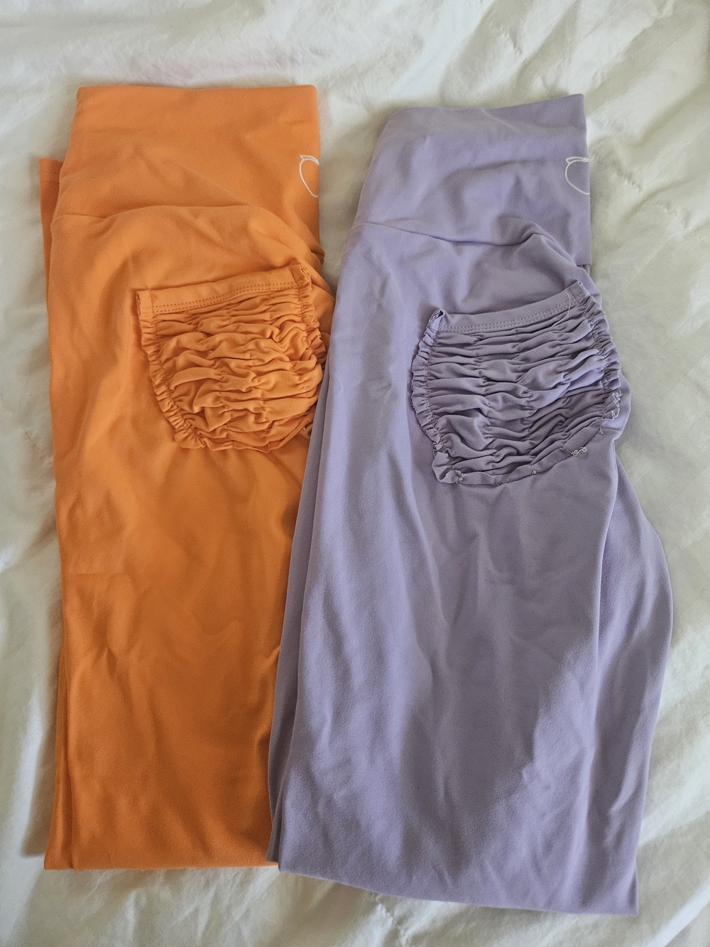 PEACHY BUNZ- Leggings